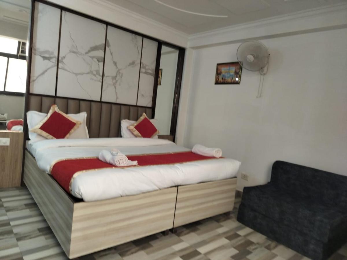 Hotel Clink New Delhi Airport Exterior photo
