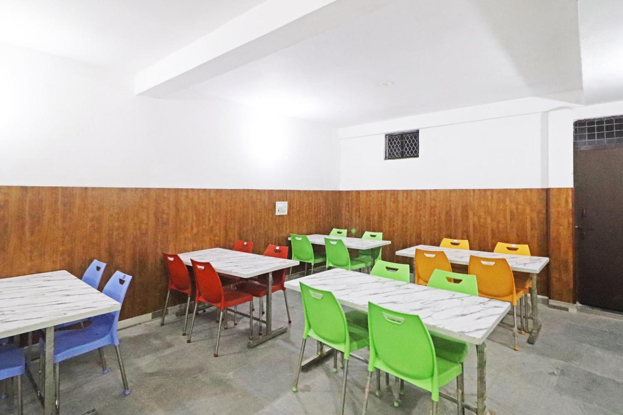 Hotel Clink New Delhi Airport Exterior photo