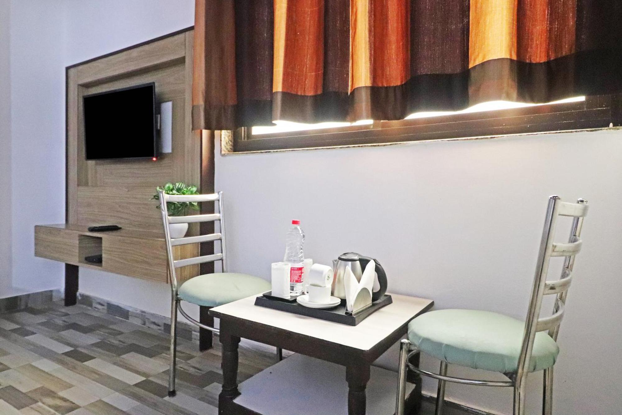 Hotel Clink New Delhi Airport Exterior photo